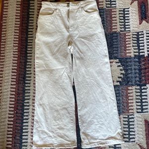Cream cropped high rise bootcut jeans from Lee. Size 27 Medium. Barely worn.